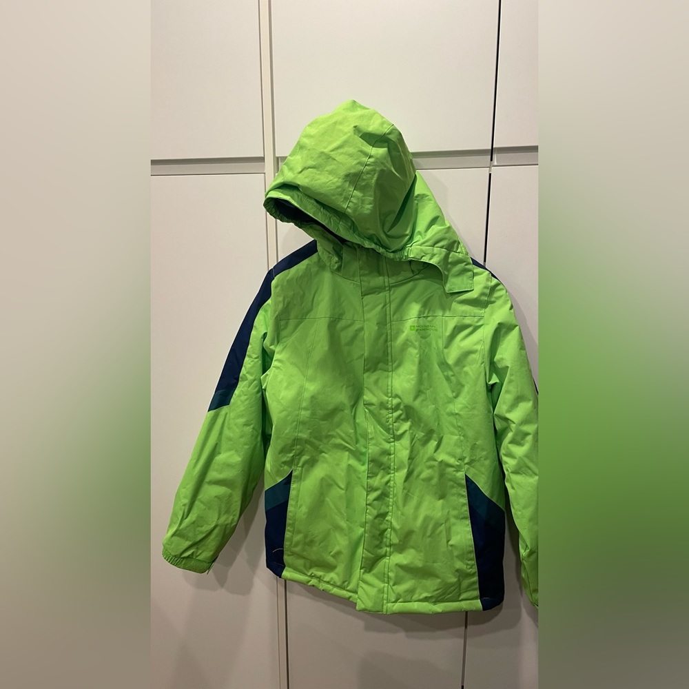 Boys ski jacket size 13. Barely worn like new. No stains or rips.